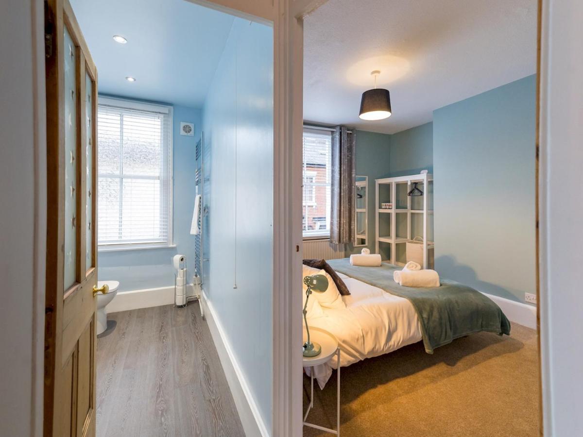 Pass The Keys 3 Storey Townhouse Шрусбъри Екстериор снимка