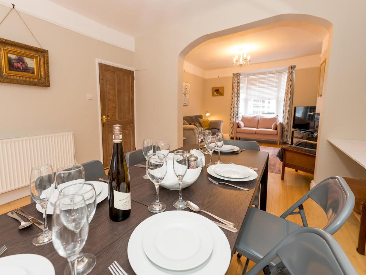 Pass The Keys 3 Storey Townhouse Шрусбъри Екстериор снимка